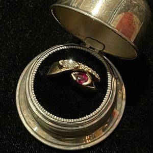 ✨ Vintage 14K Gold Ruby and White Diamonds Ring